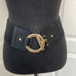 Vince Camuto belt black elastic wide toggle M